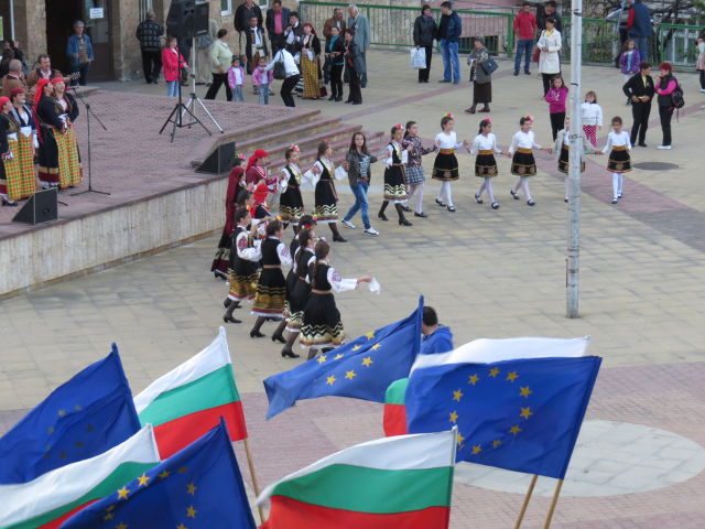 Local dancers